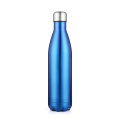Novo design de garrafa térmica isolada a vácuo em formato de cola de 750 ml em aço inoxidável